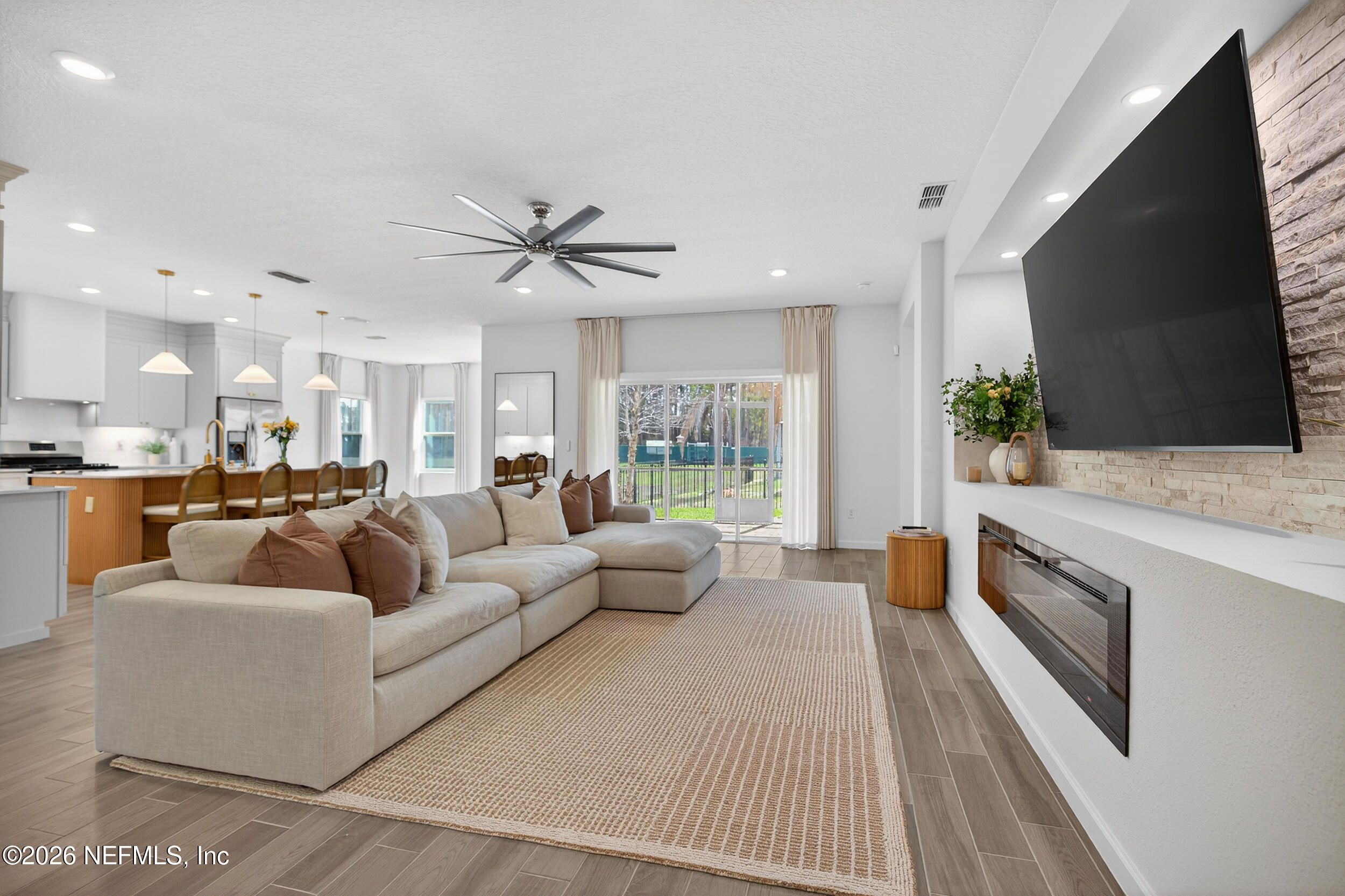 3806 FEATHERSTONE Court