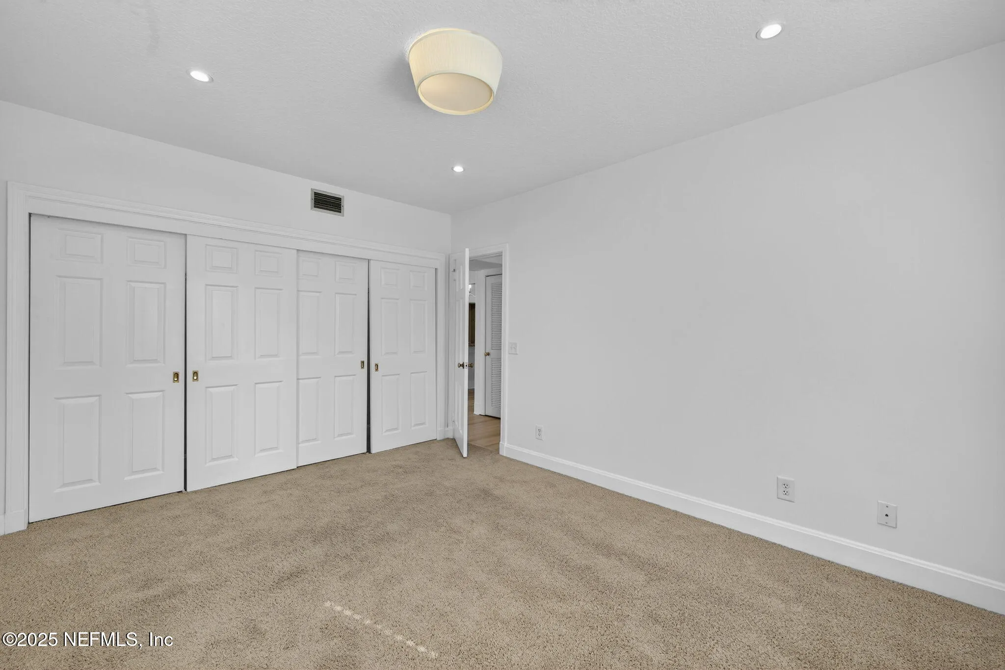 Jacksonville, Florida 32207, United States, 2 Bedrooms Bedrooms, ,2 BathroomsBathrooms,Residential,Coming Soon,228744