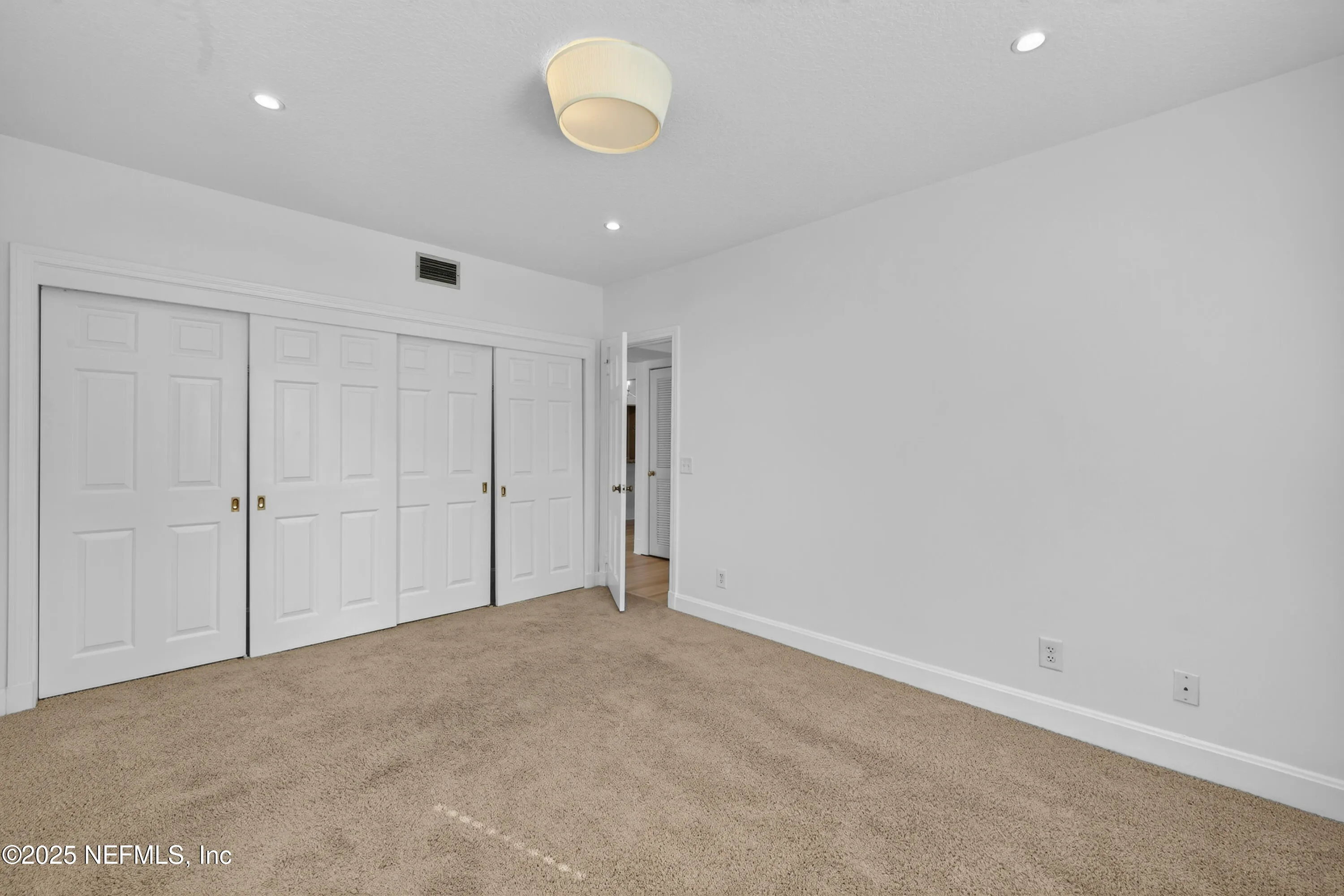 Jacksonville, Florida 32207, United States, 2 Bedrooms Bedrooms, ,2 BathroomsBathrooms,Residential,Coming Soon,228744