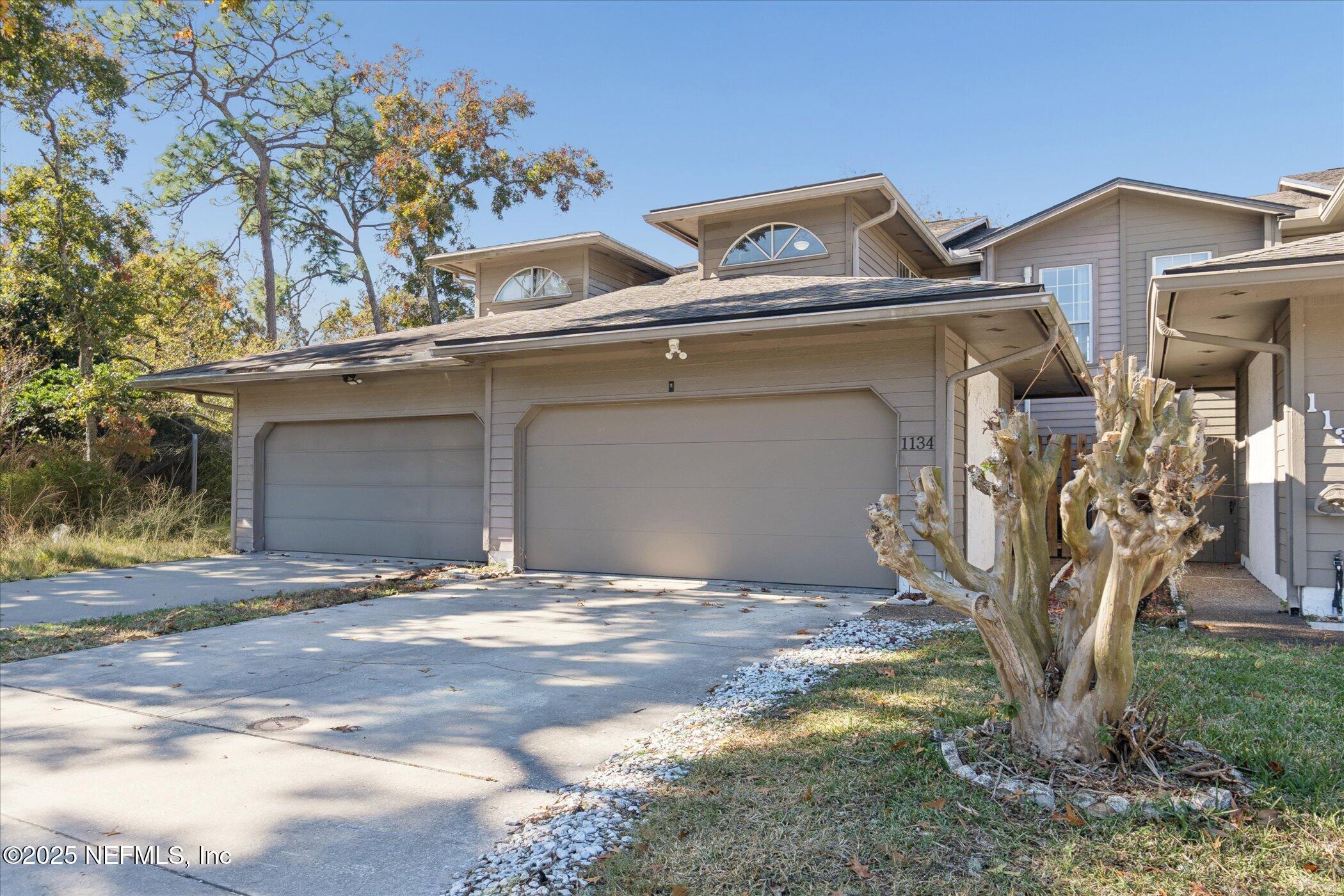 1134 FROMAGE Circle W