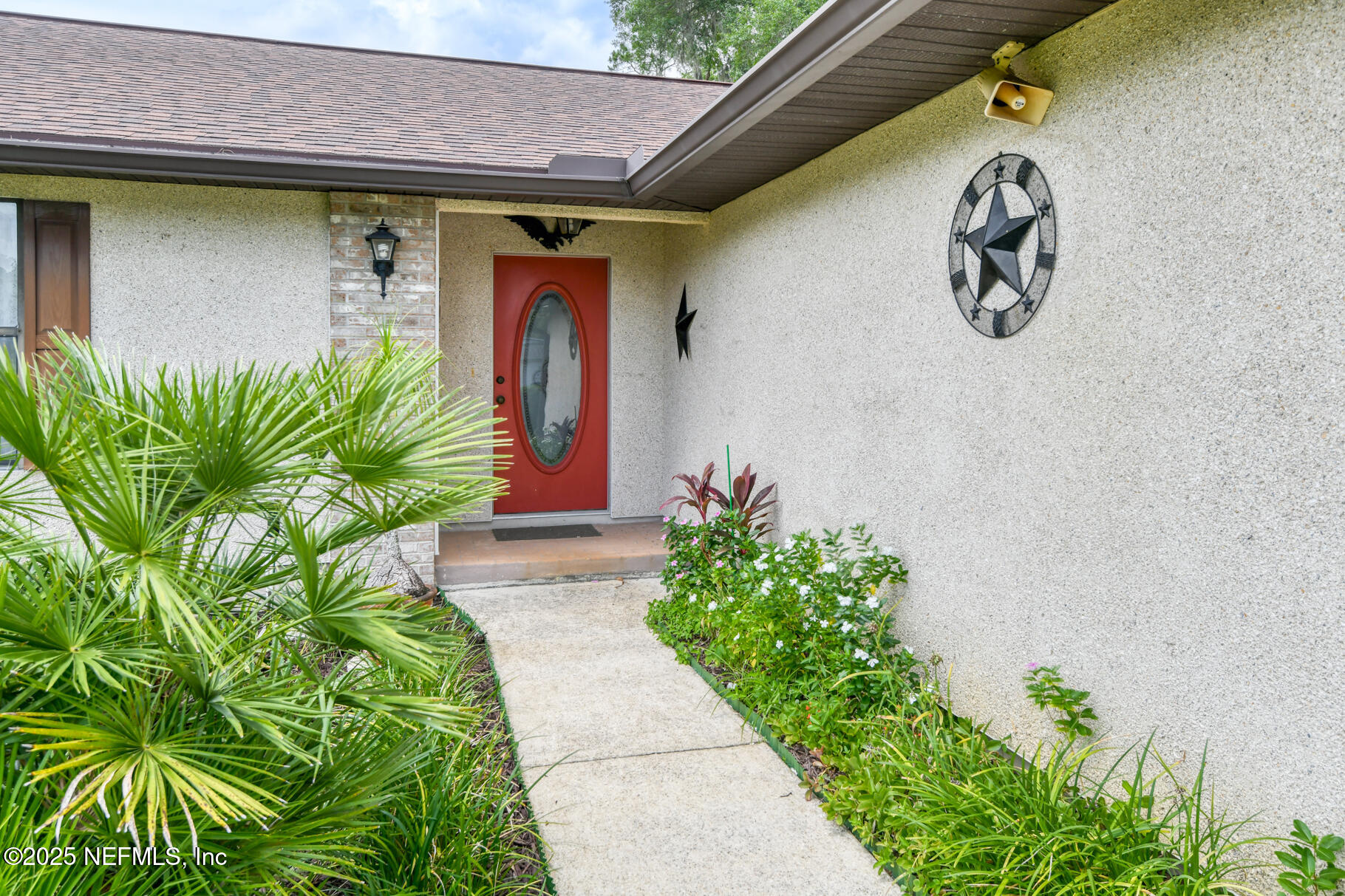 104 W FLAMINGO Drive