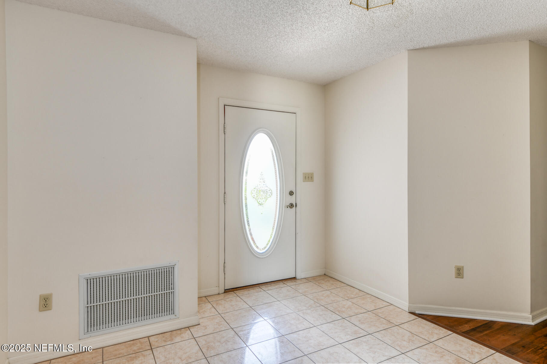 104 W FLAMINGO Drive