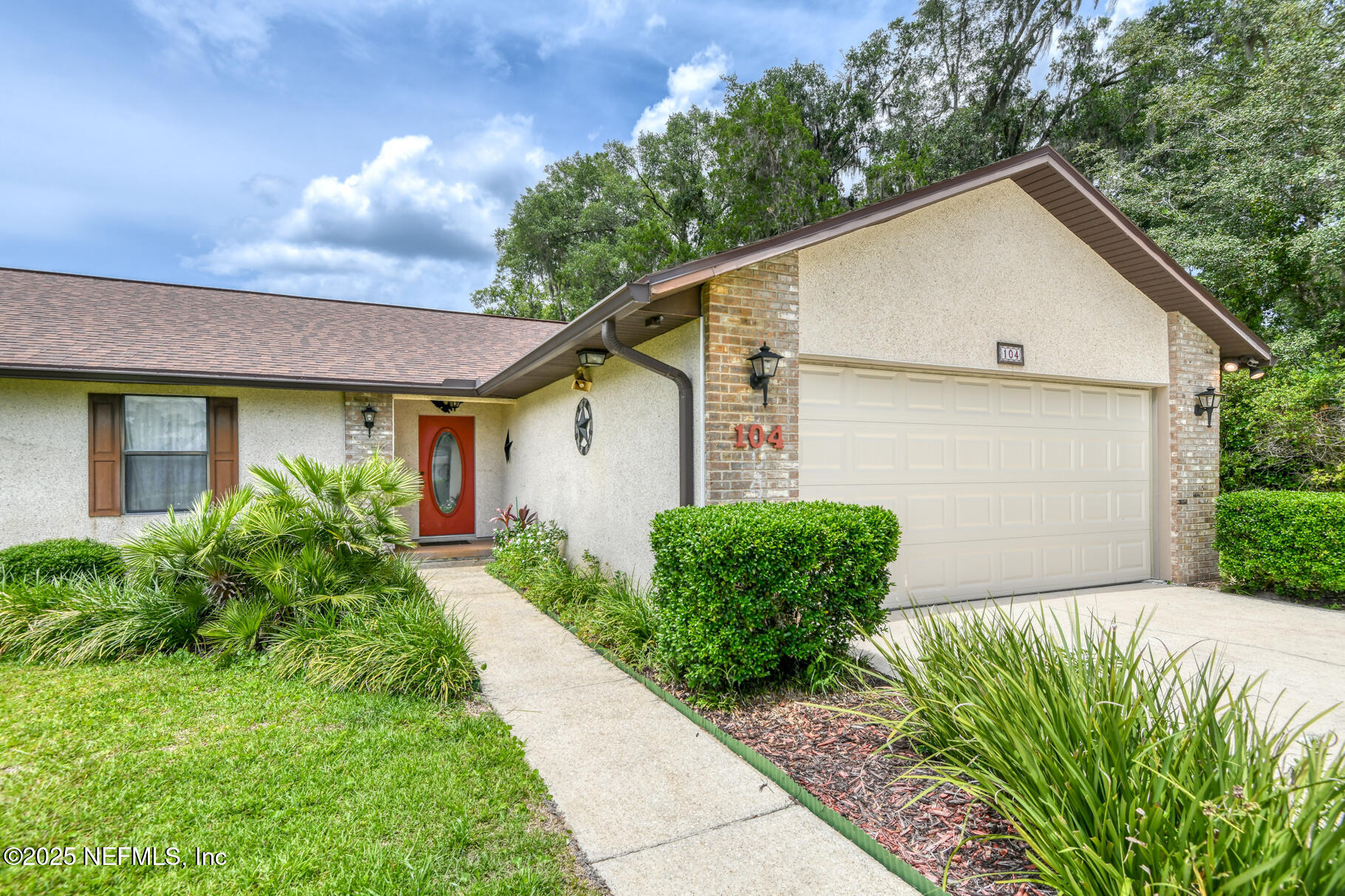 104 W FLAMINGO Drive