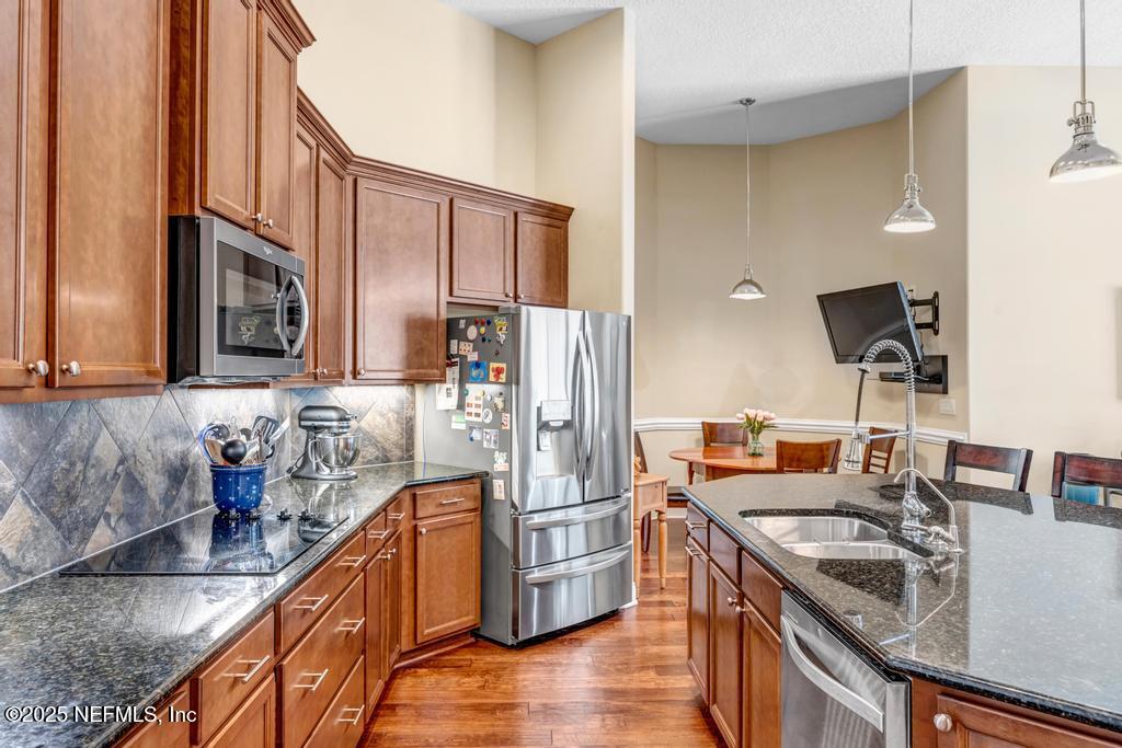 119 AVERLEY Way