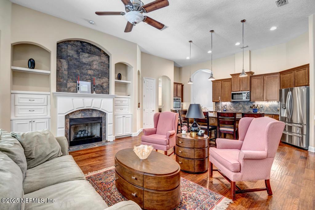 119 AVERLEY Way