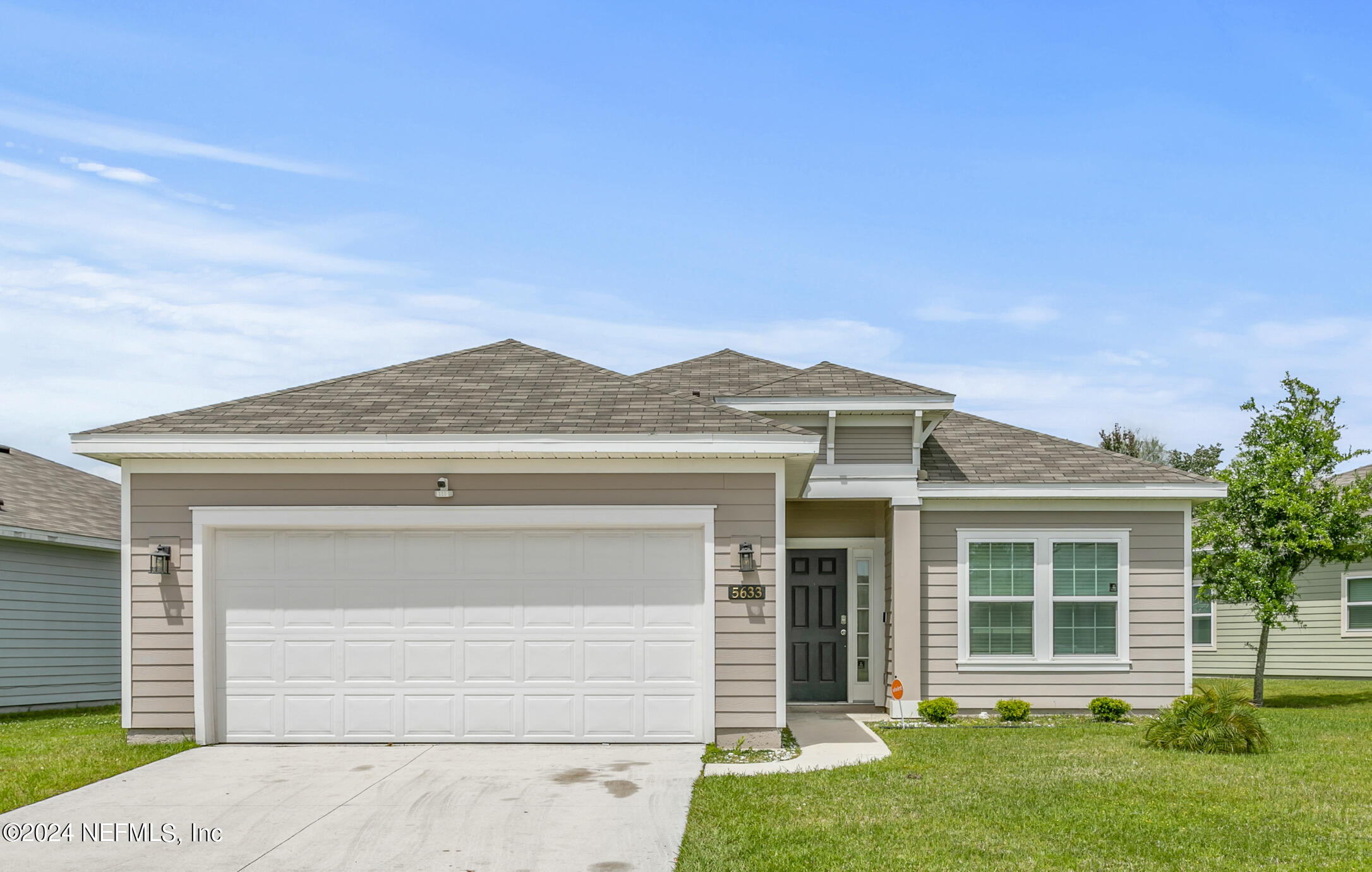 Jacksonville, FL home for sale located at 5633 Kellar Circle, Jacksonville, FL 32218