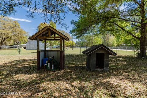 A home in Middleburg