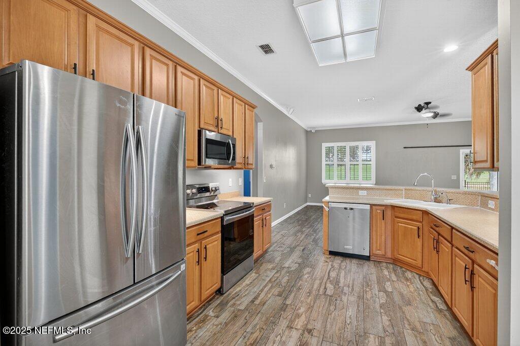 1807 CHATHAM VILLAGE Drive