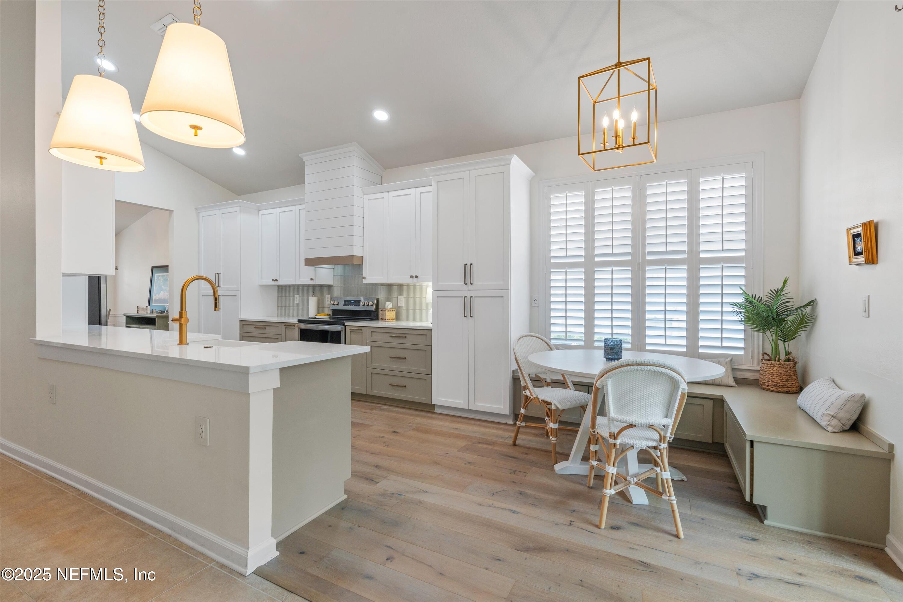 9241 SUNRISE BREEZE Circle