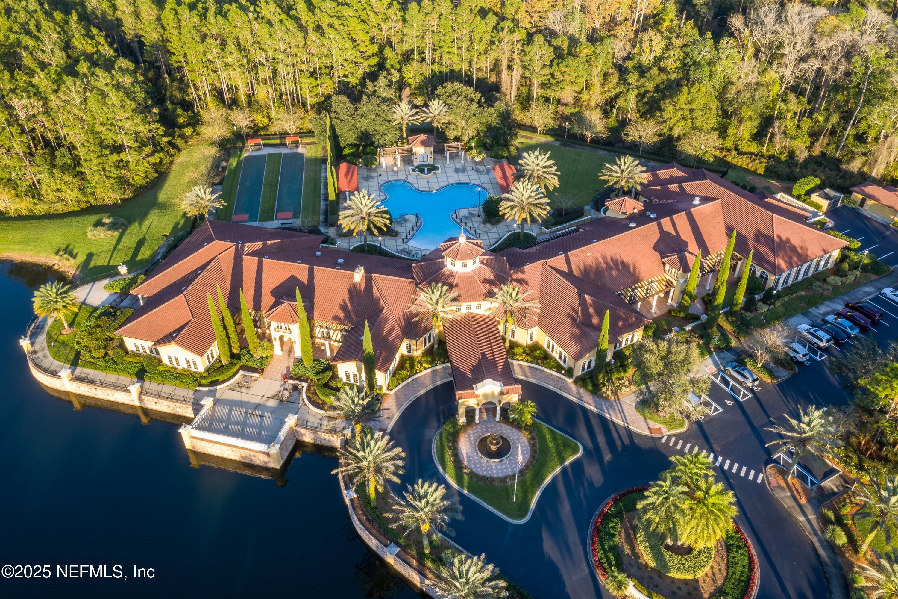 9241 SUNRISE BREEZE Circle