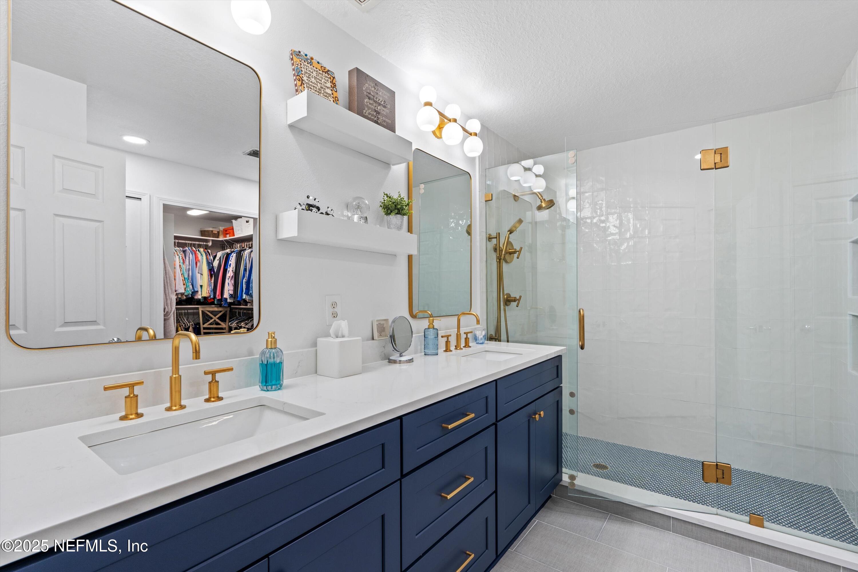 9241 SUNRISE BREEZE Circle