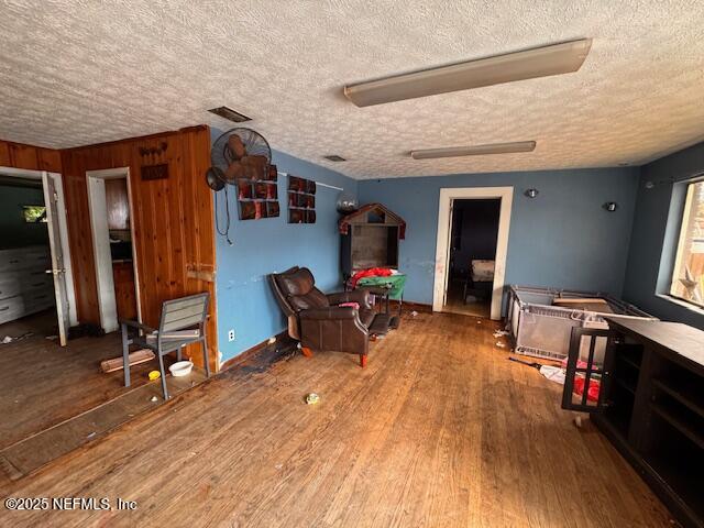 1858 UNIVERSITY Boulevard N