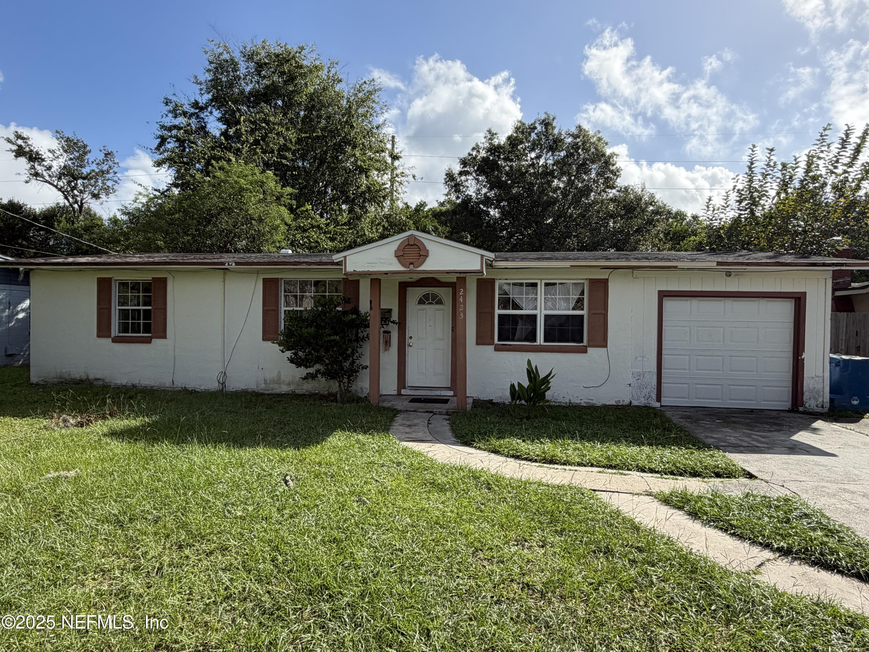 2423 GREEN OAK Drive