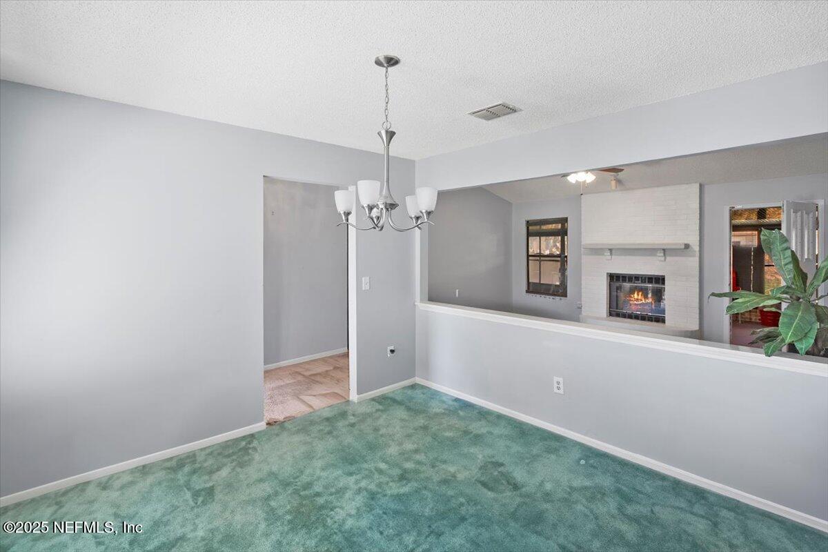 804 LIGHTWOOD Court