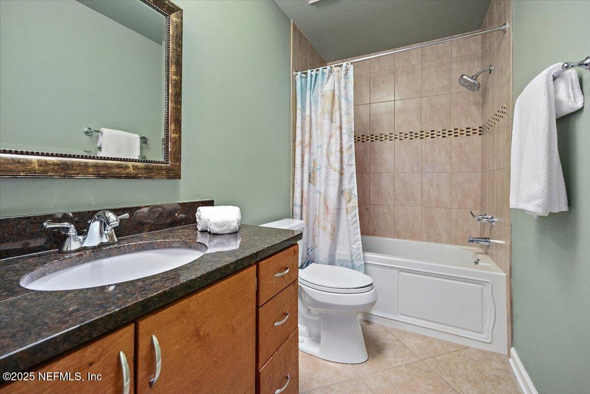 2715 VERSAILLES Court