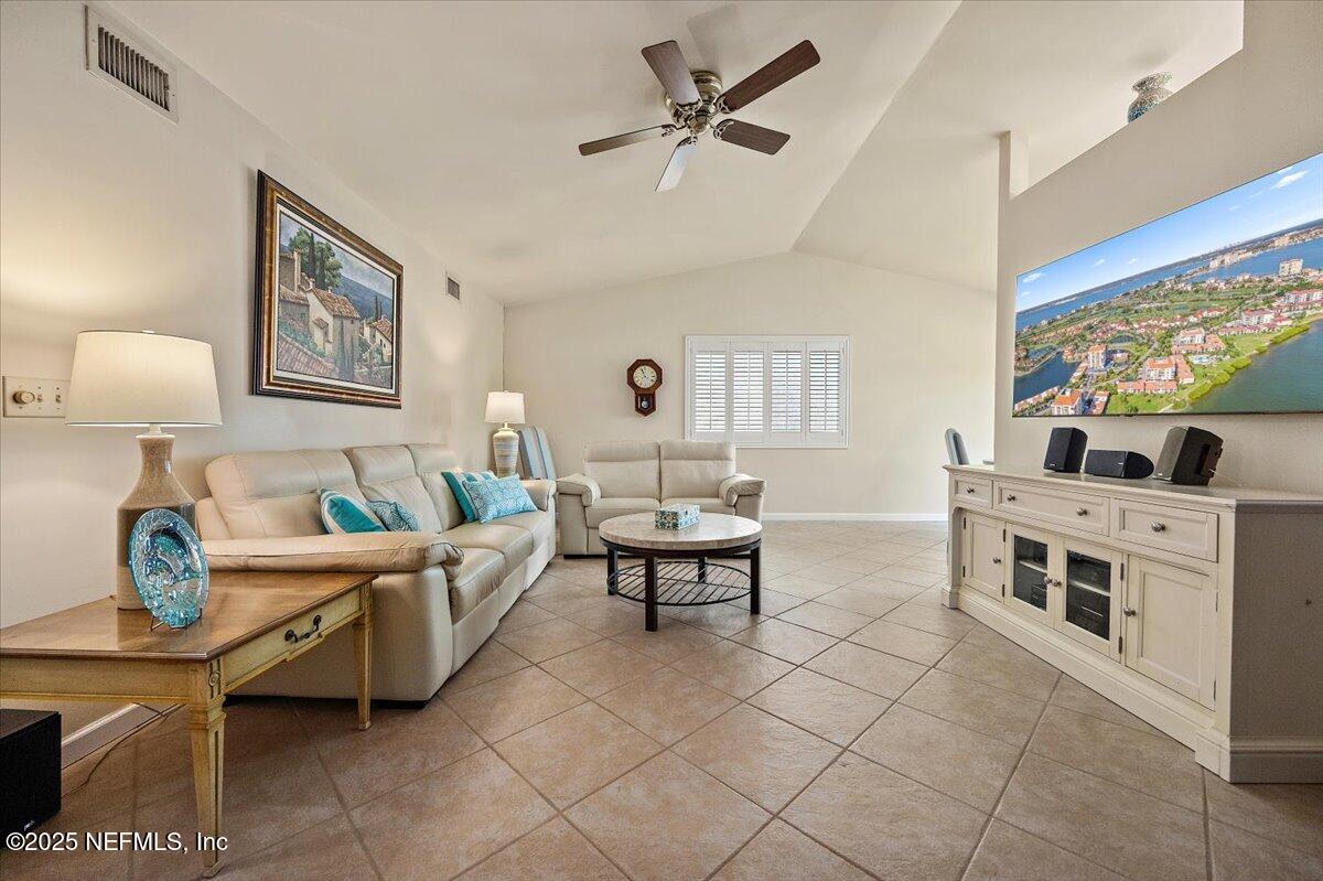 2715 VERSAILLES Court