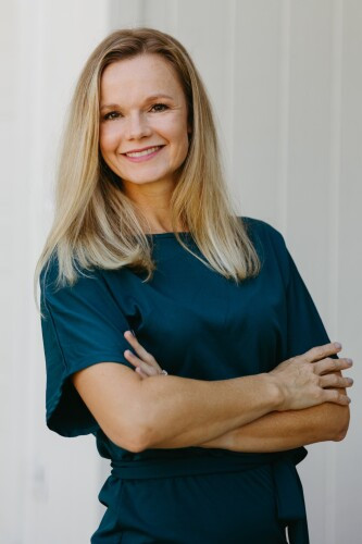 This is a photo of SARAH HOISINGTON. This professional services JACKSONVILLE, FL homes for sale in 32223 and the surrounding areas.