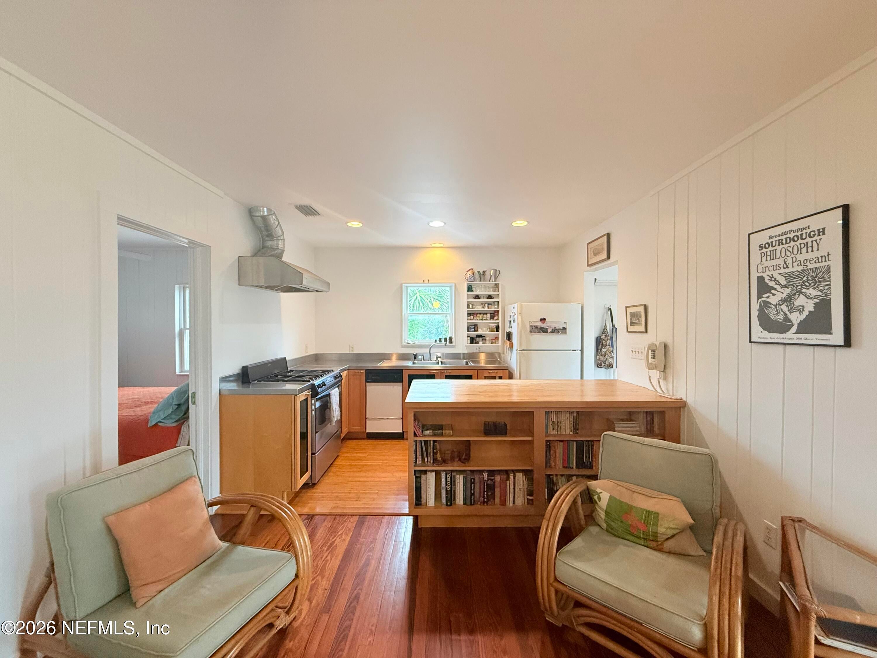 115 AZALEA Place