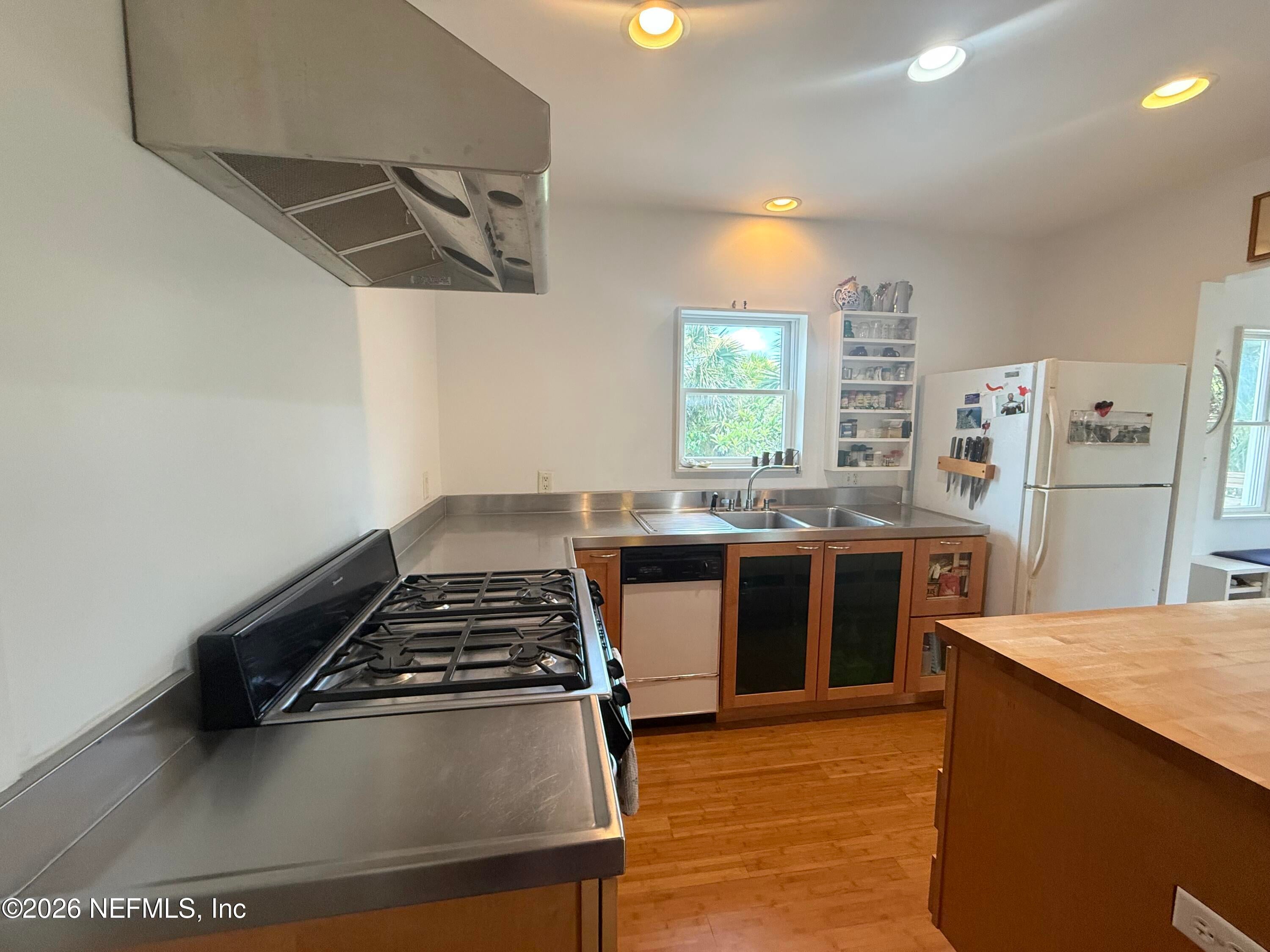 115 AZALEA Place