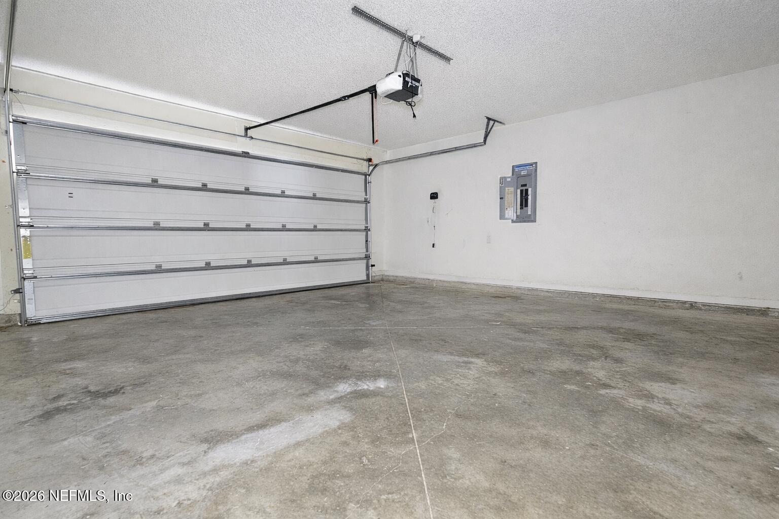 735 CHESTNUT OAK Drive