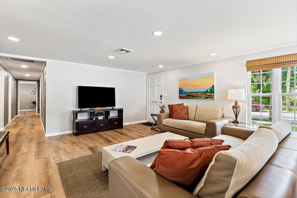 4 NELMAR Avenue