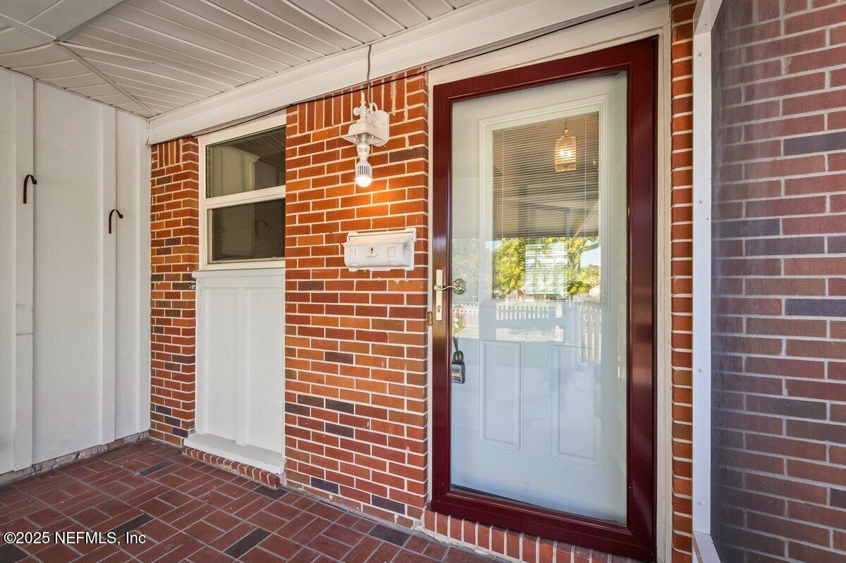 1185 PALISADES Drive