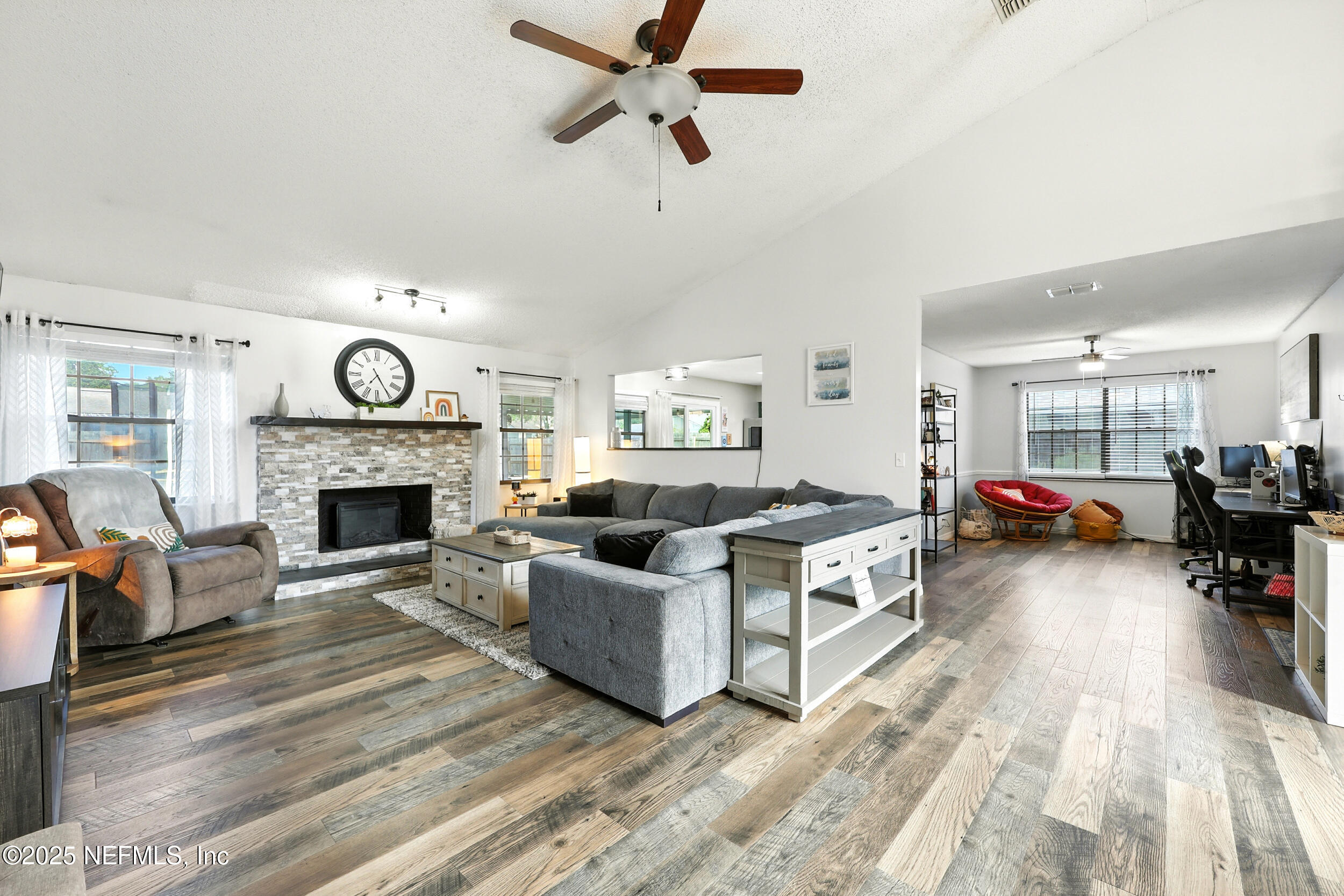 8462 SAND POINT Drive W