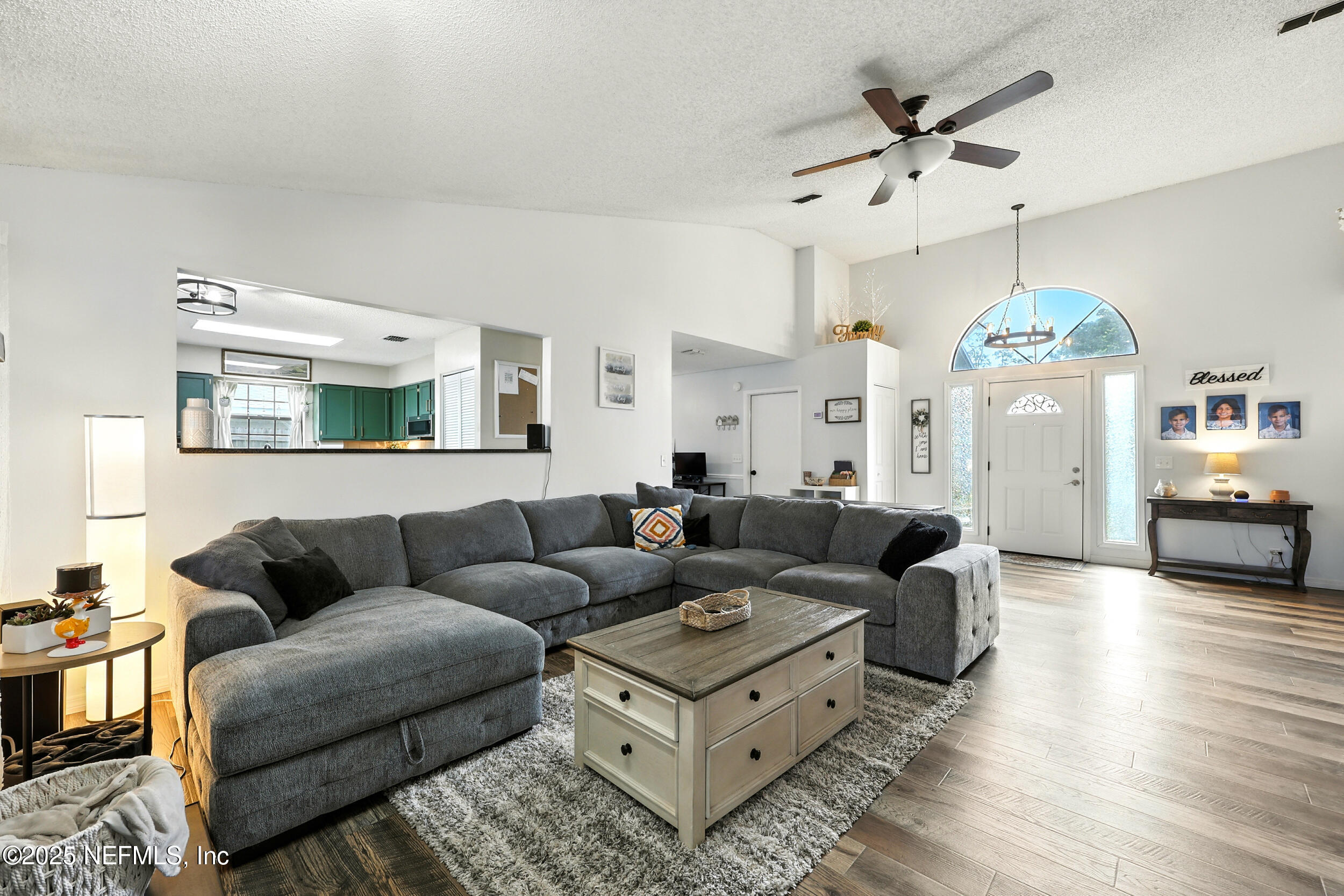 8462 SAND POINT Drive W