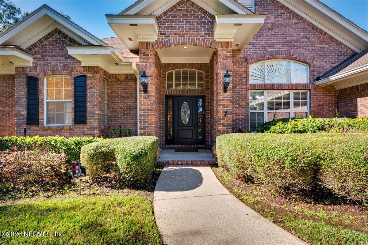 586 THORNWOOD Lane