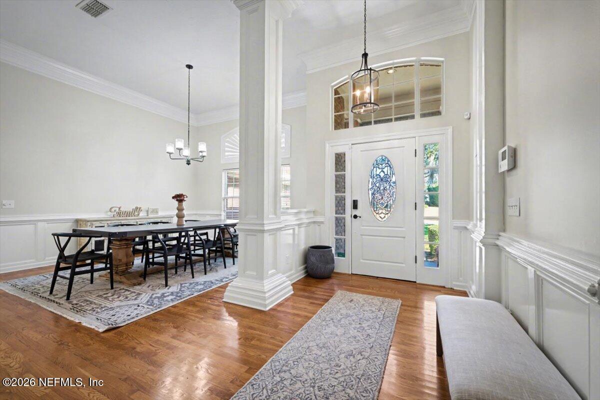586 THORNWOOD Lane