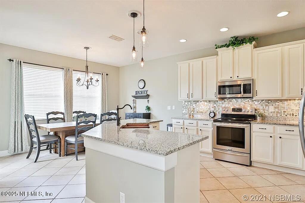453 VENETIAN VILLA Drive