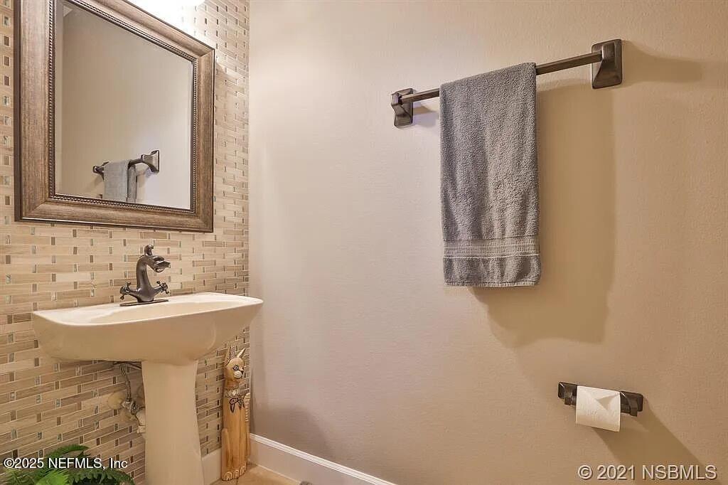 453 VENETIAN VILLA Drive