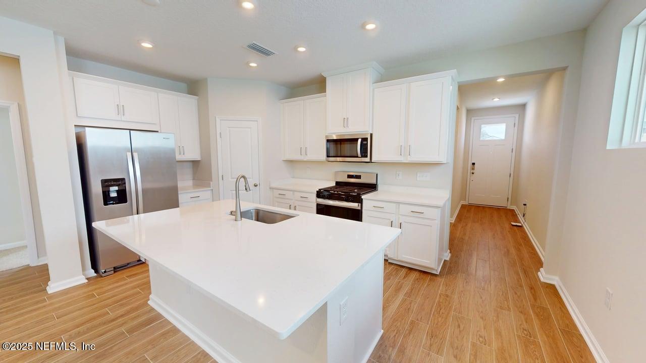 166 APPALACHIAN Trail