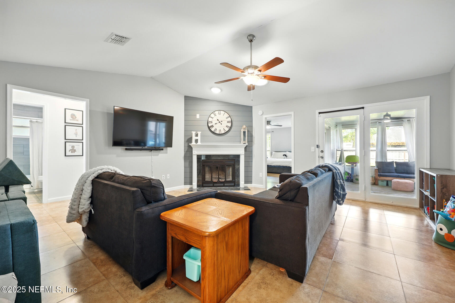 1618 BEVERLY BAY Court