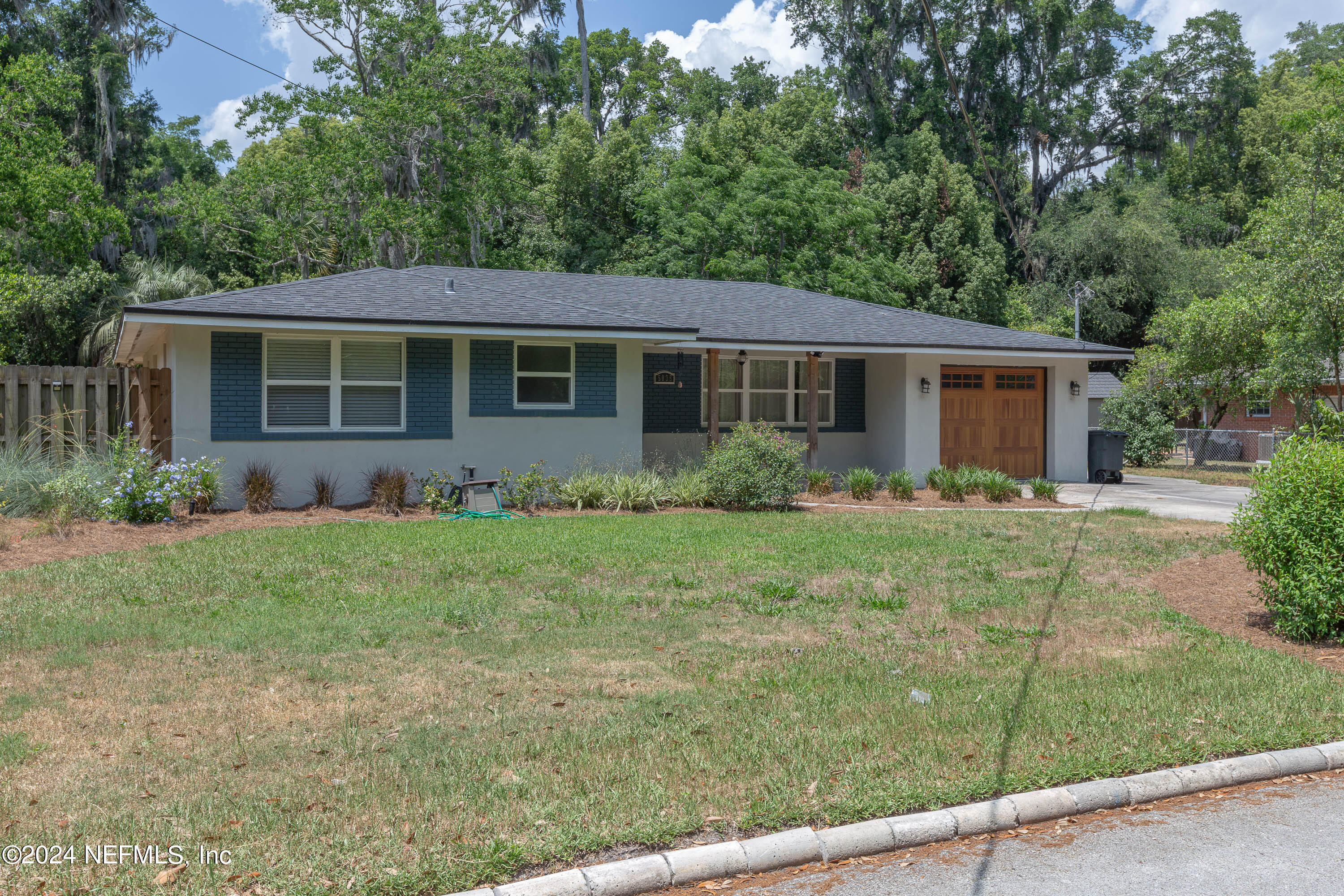 Jacksonville, FL home for sale located at 5035 Thorden Road, Jacksonville, FL 32207