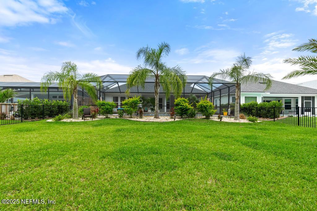 419 PALM CREST Drive