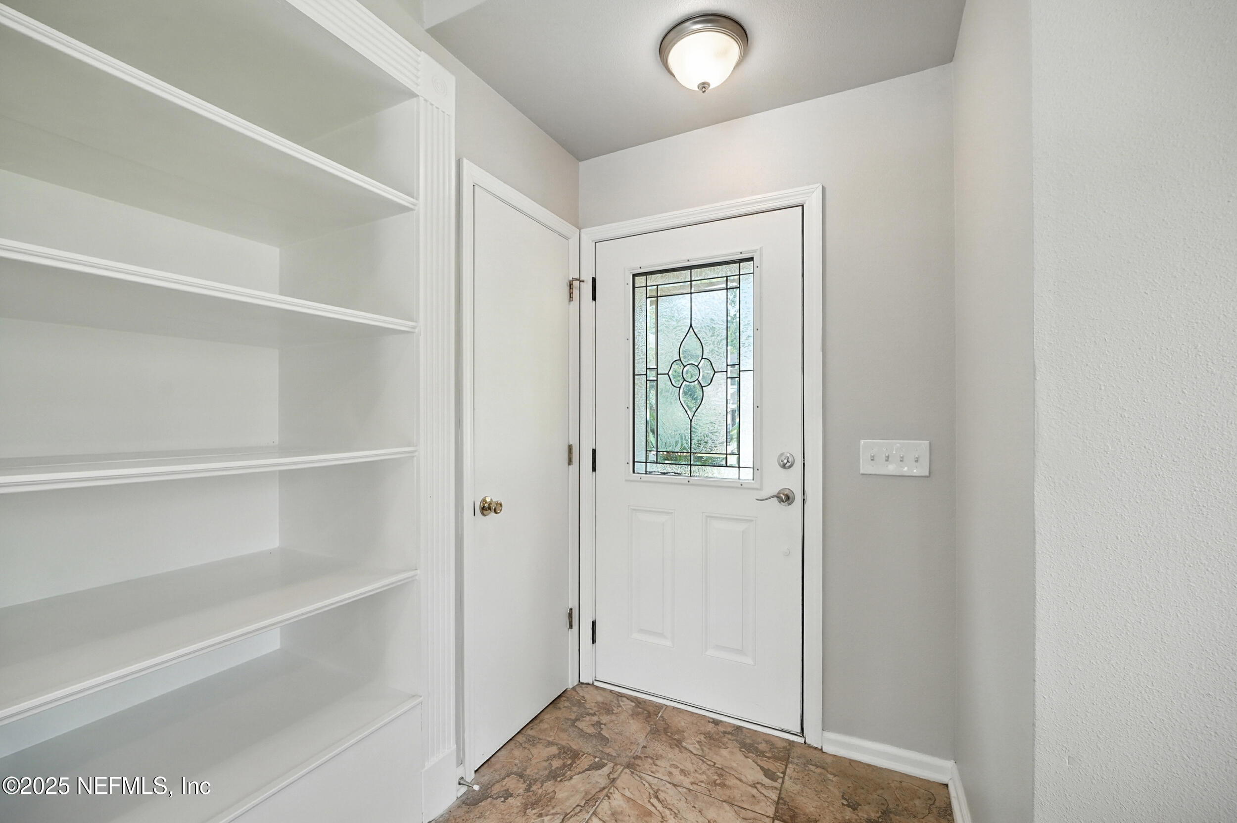 654 MACKENZIE Circle