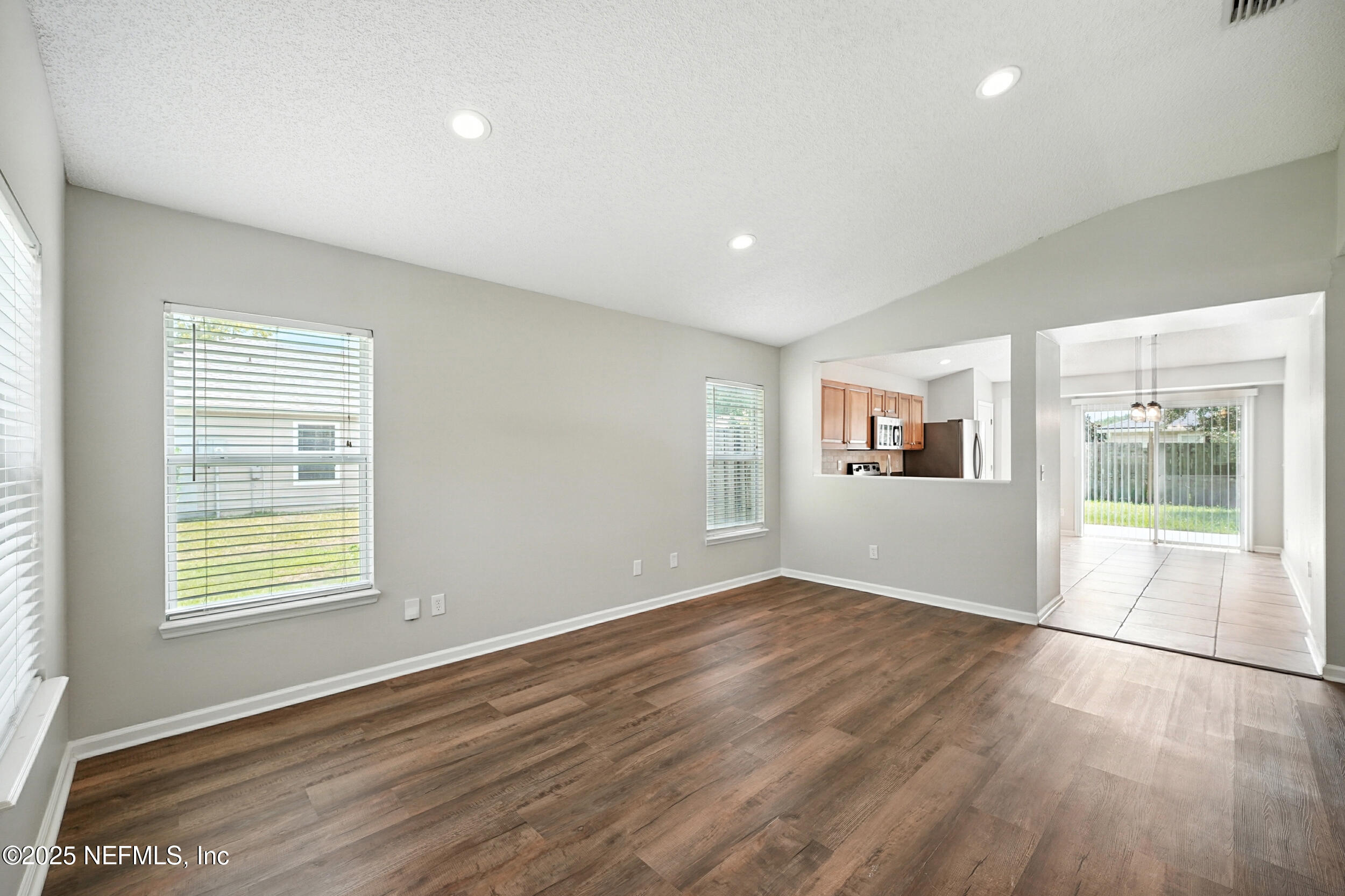 654 MACKENZIE Circle