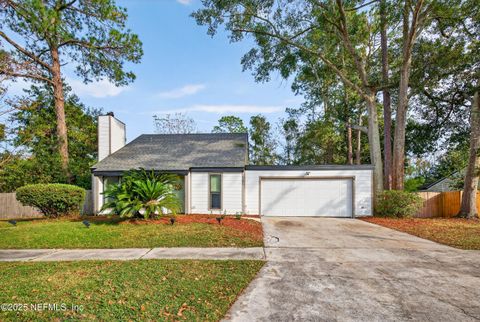 8305 CORALBERRY Lane Jacksonville FL 32244