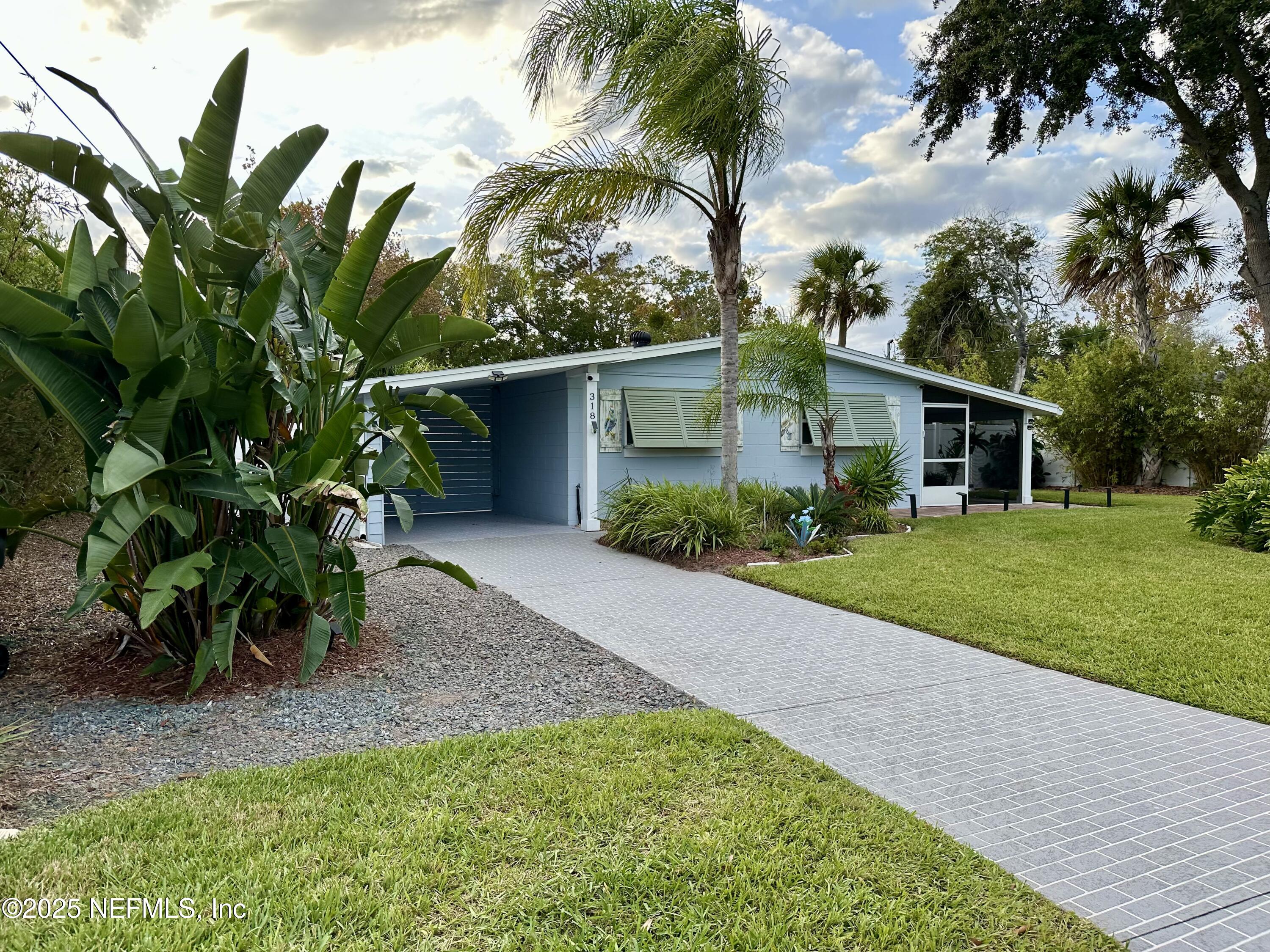 318 ROYAL PALMS Drive