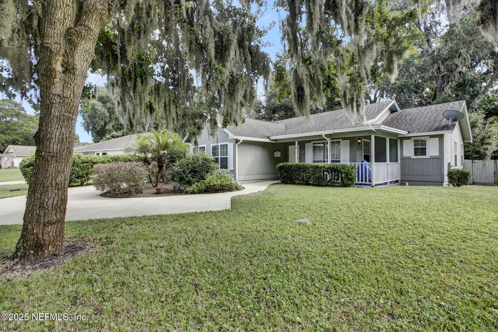 2433 BONNIE OAKS Drive