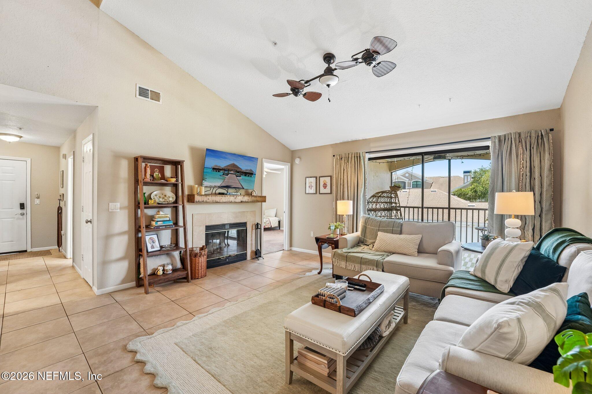 805 BOARDWALK Drive 527