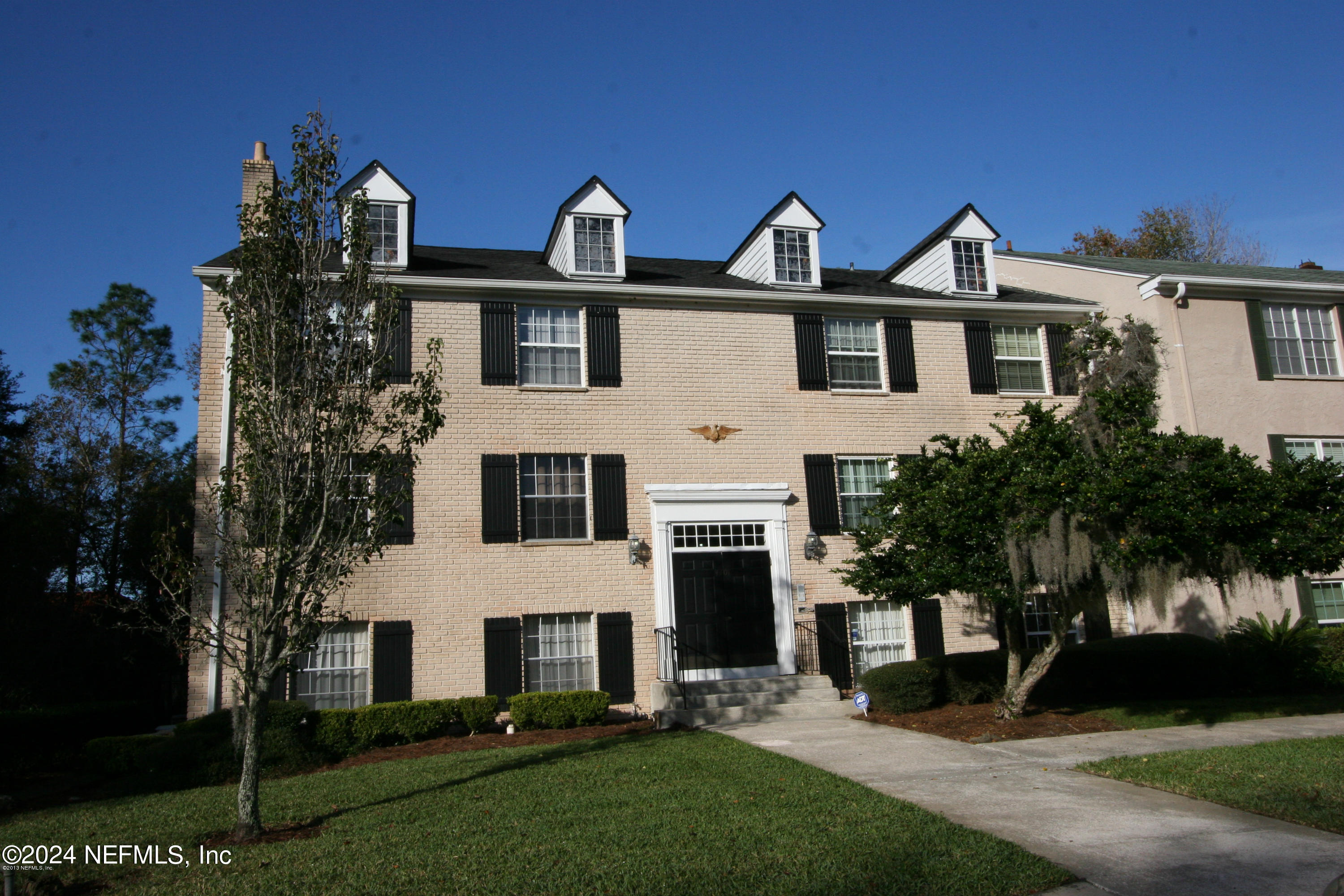Jacksonville, FL home for sale located at 4301 Plaza Gate Lane S Unit 101, Jacksonville, FL 32217