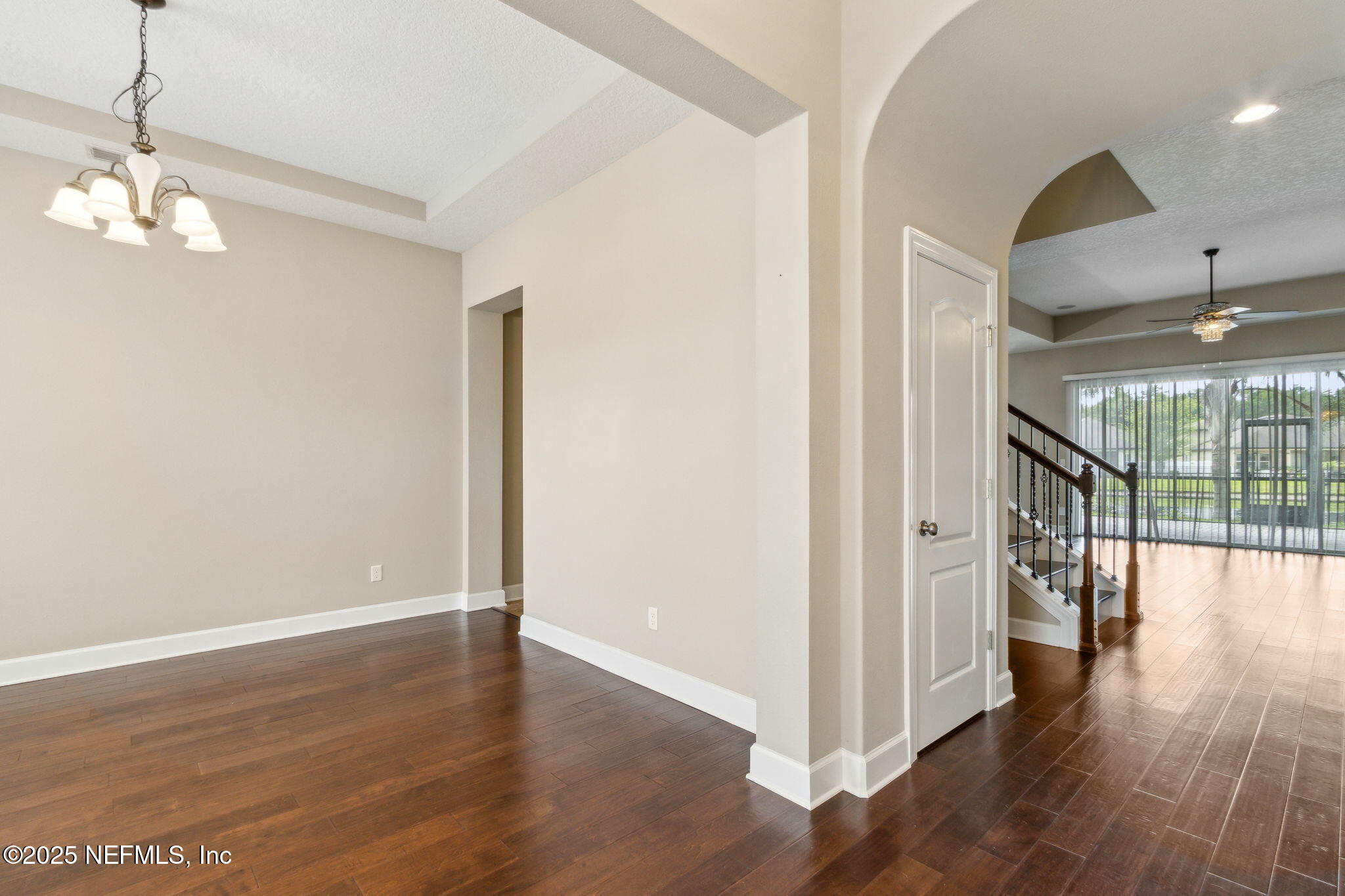 1306 WARBLER Way