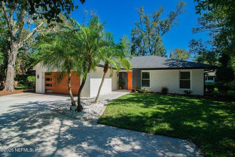 A home in Palm Valley