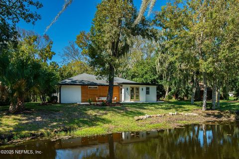 A home in Palm Valley