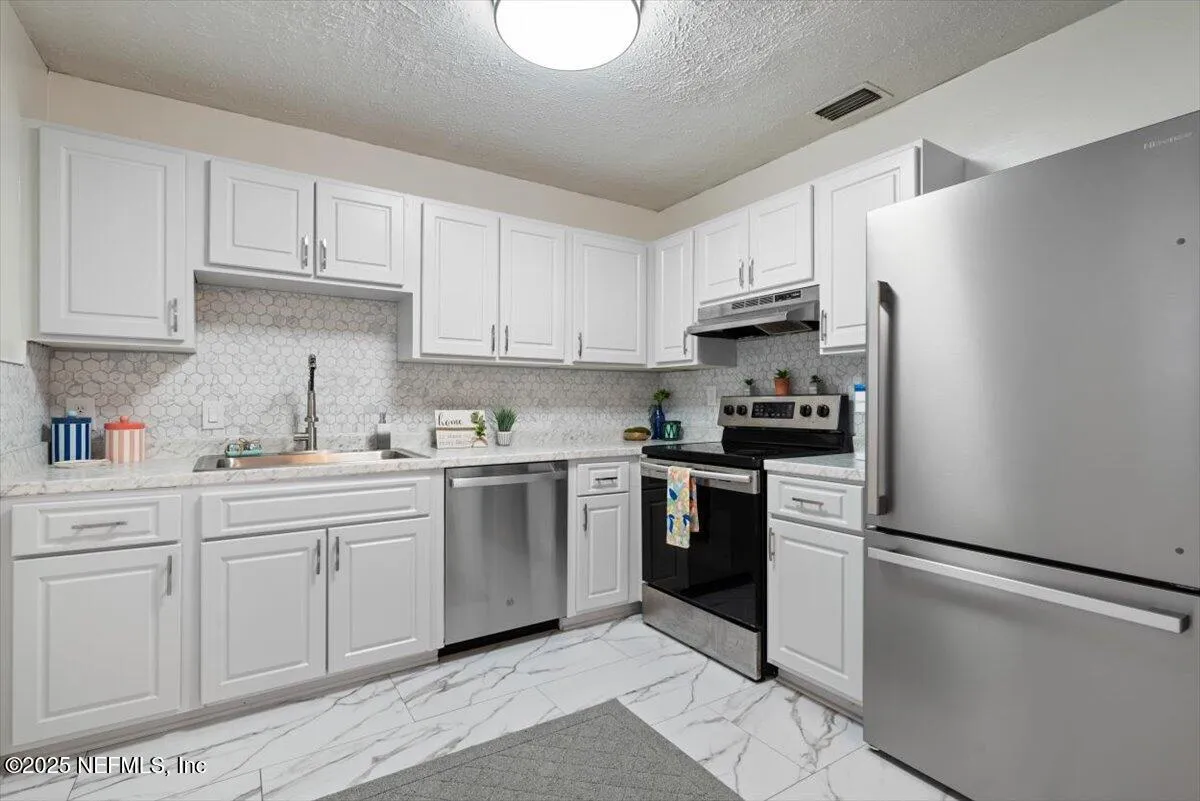 Jacksonville, Florida 32211, United States, 3 Bedrooms Bedrooms, ,2 BathroomsBathrooms,Residential,Active,225030