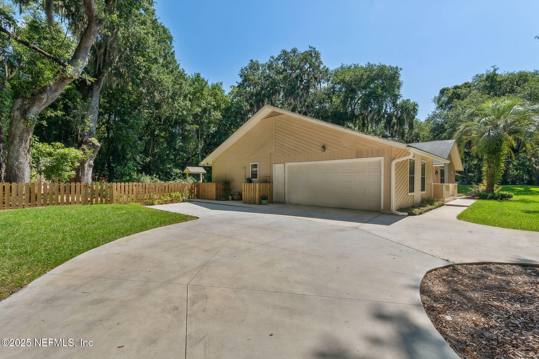 835 FOUNTAIN Drive