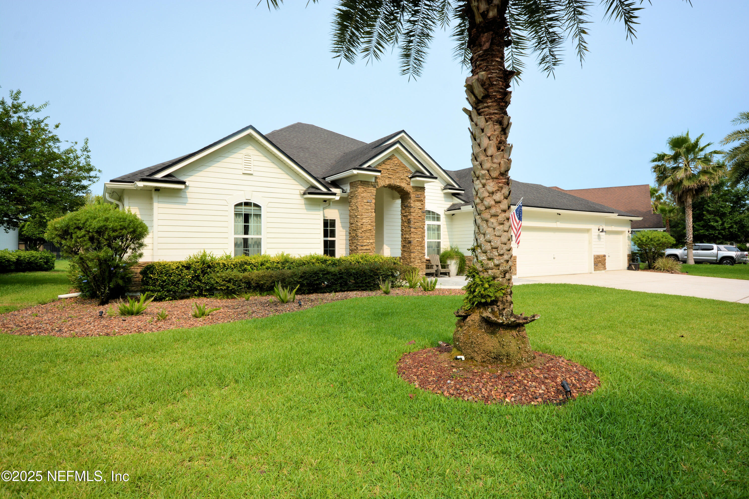 2175 CLUB LAKE DR Drive