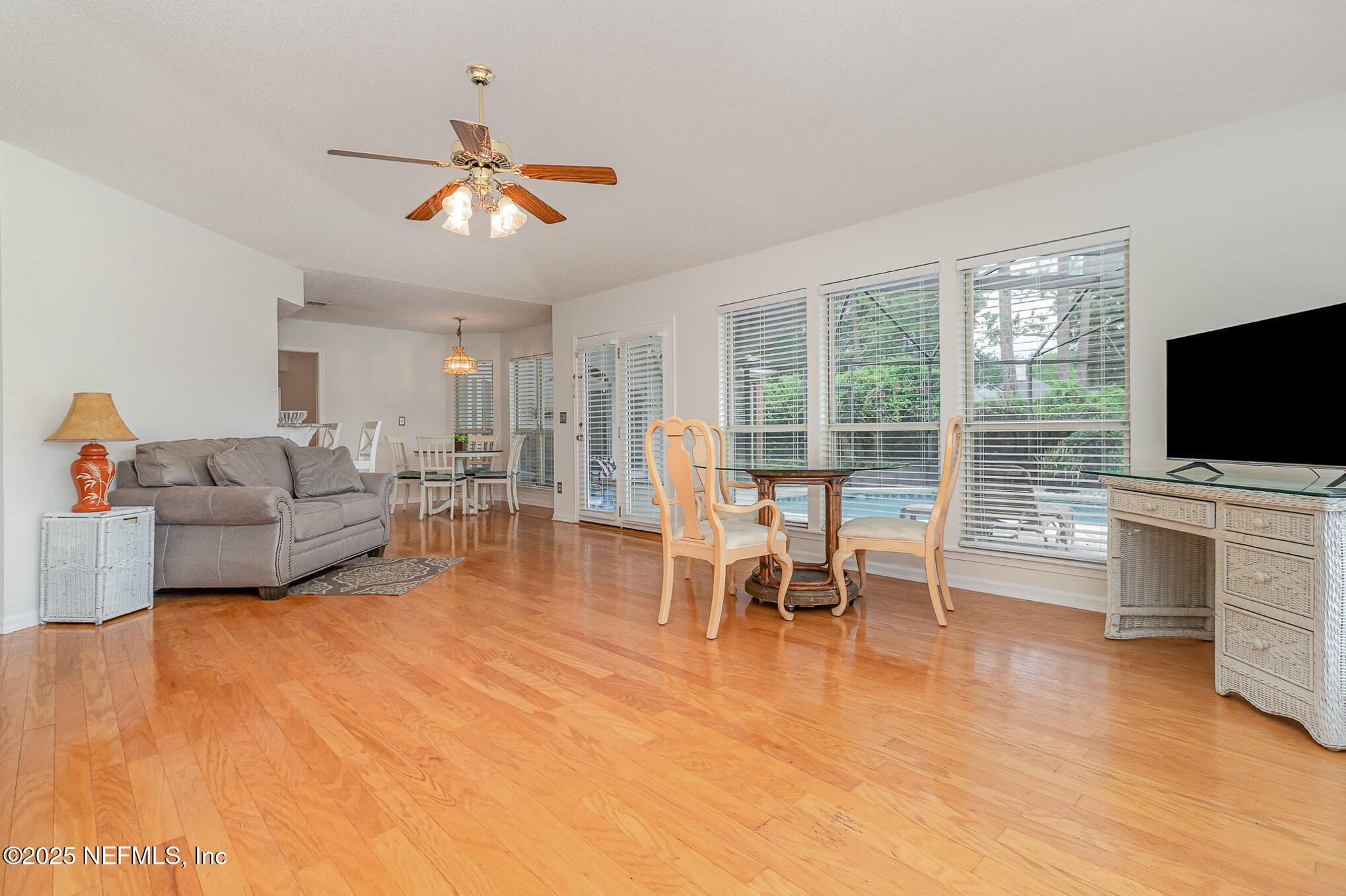 8213 HAMPTON LAKE Lane